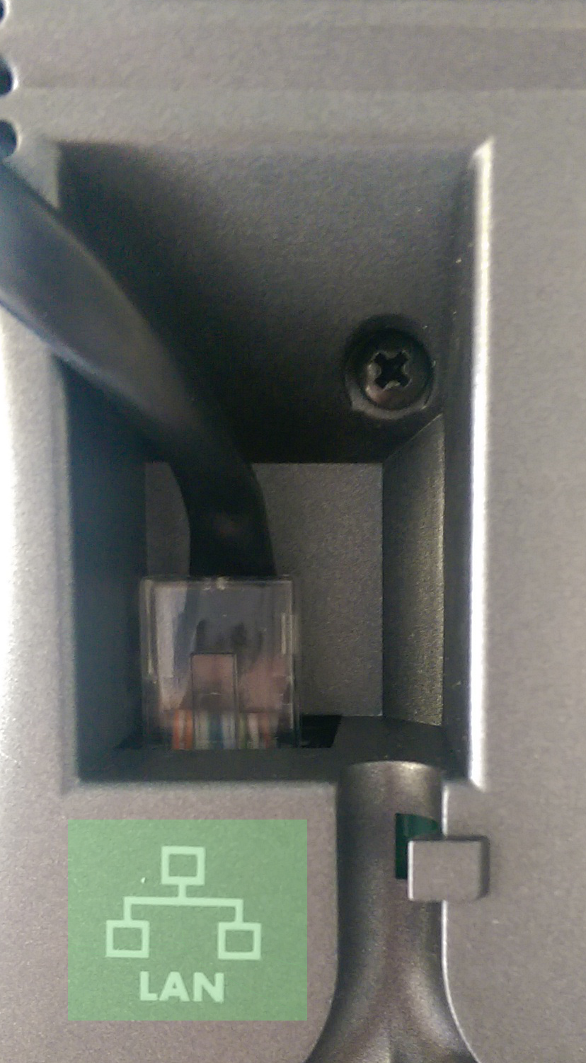 Branchement du câble RJ45 sur le port LAN de l'IP5000